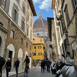 Apartment Leonardo Suites, Florence